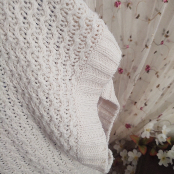 Cardigan - Picture 5 of 8